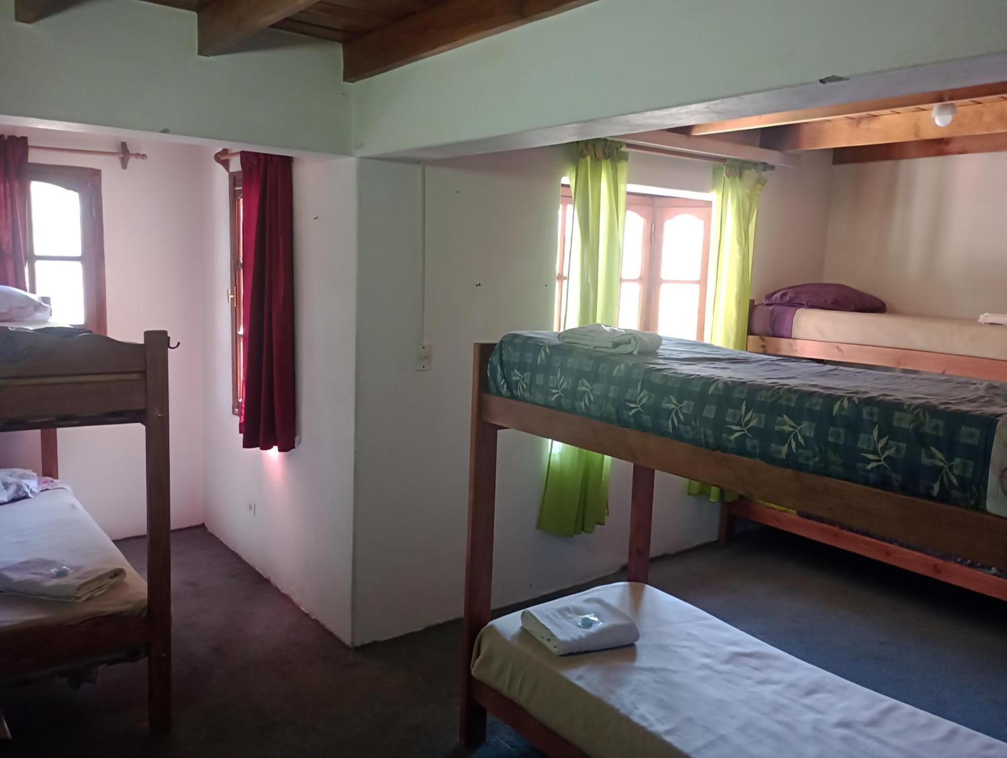 La Casa De Emma Hostel Esquel Ngoại thất bức ảnh