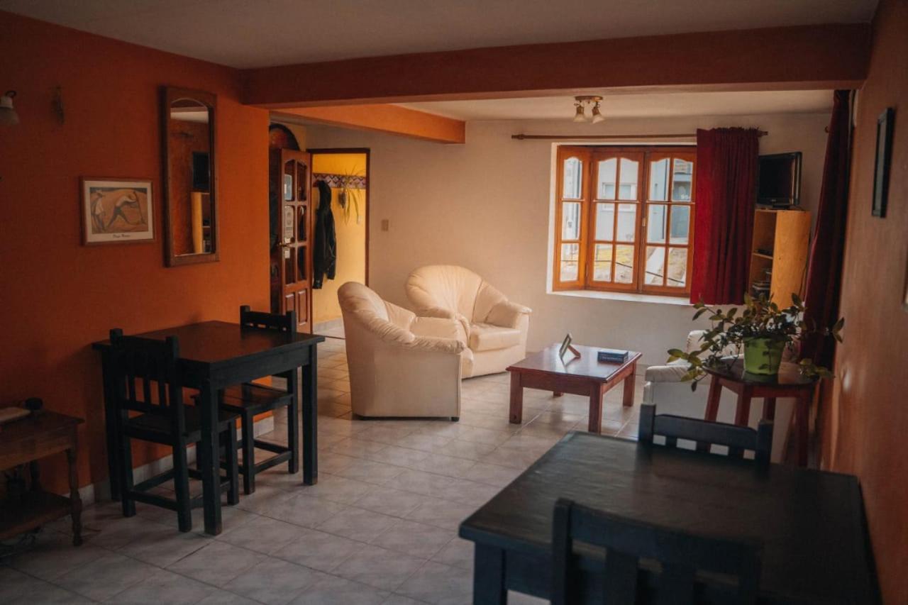 La Casa De Emma Hostel Esquel Ngoại thất bức ảnh